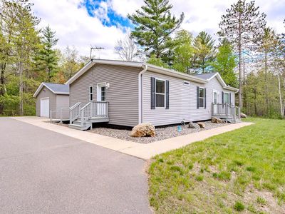 379 Esker Heights Dr