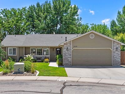 2619 E Apricot Ct