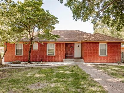 600 E Linwood Ter