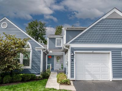 18 Greenhouse Ln