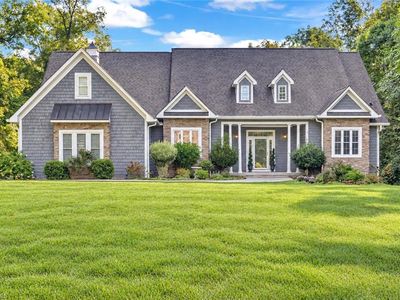 587 Amesbury Dr