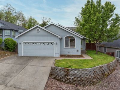 231 SE Independence Dr