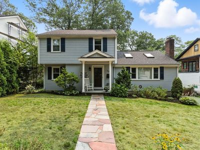 30 Roland St