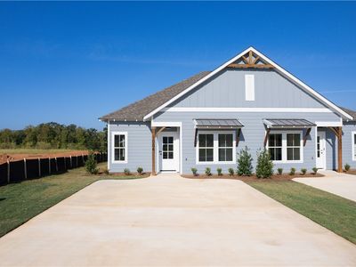 1004 Twin Ln
