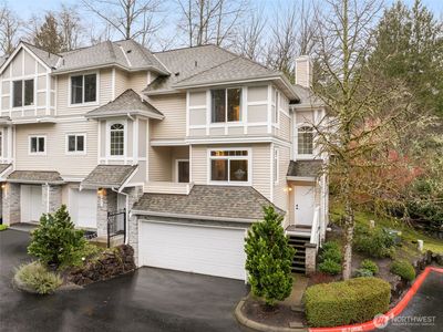 6773 SE Cougar Mountain Way #4