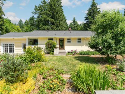 1393 SW Maplecrest Dr
