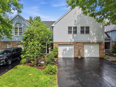 1221 Parkside Dr