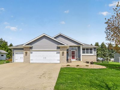 945 Golfers Ct SE
