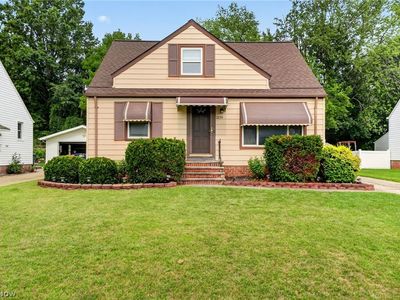 Property at 2239 Larchmont Dr, Wickliffe, OH