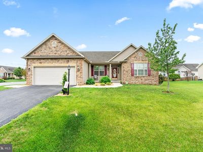 122 Balmoral Ln