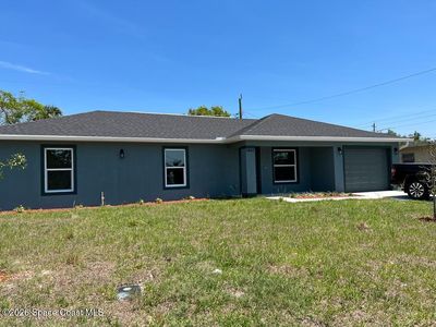 1042 Hickory Ln