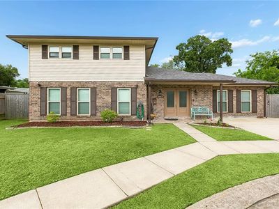 5924 Bellingham Pl