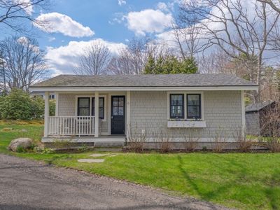 6 Perkins Lane
