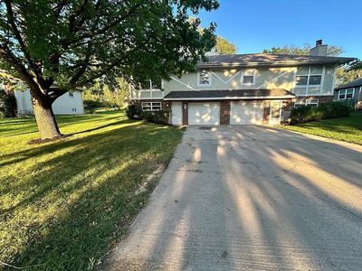 401 SE Melody Ln
