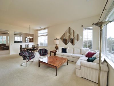 331 Gladstone Dr