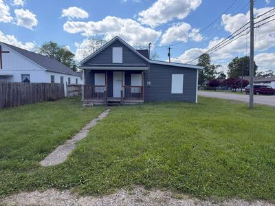 851 Clarendon Ave