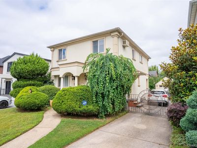 145-67 5th Avenue