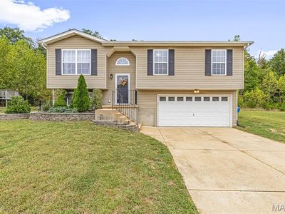 Property at 1552 Saint Charles Dr, Hillsboro, MO