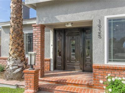 1925 N Screenland Dr