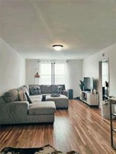 2475 E 11th St APT 6A