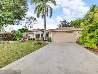 2765 S Riviera Dr