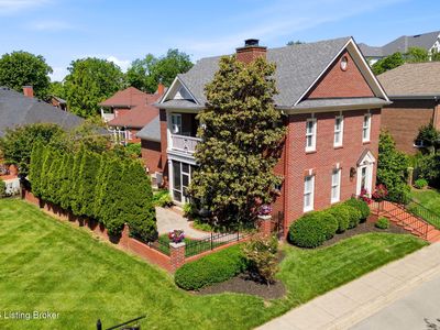 8401 Broecker Blvd