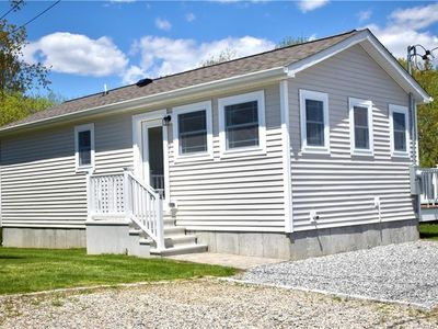 64 Burnside Ave #4