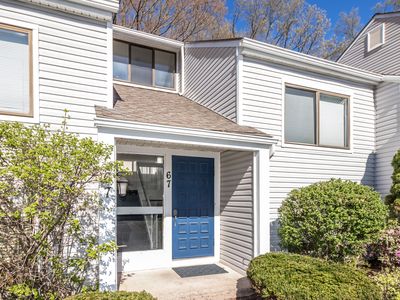 Property at 67 Brookwood Dr APT B, Rocky Hill, CT