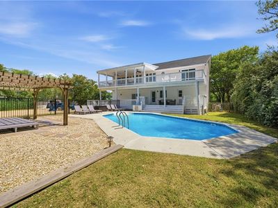 313 Sailfish Ln