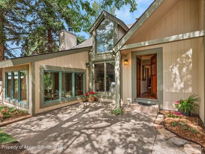 33 Mountain Ct