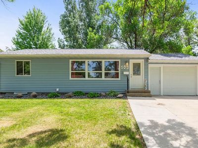 105 8th Ave E
