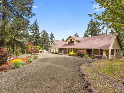 563 Lillian Ln