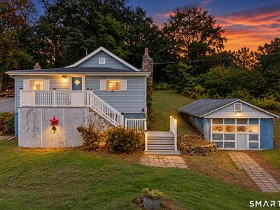 196 Lake Drive East