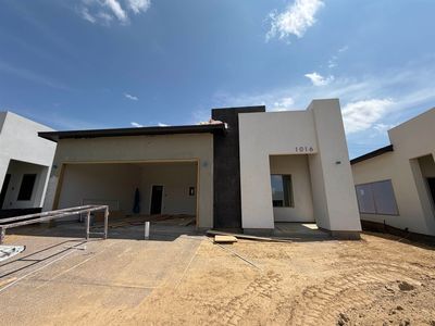 1016 Noyola Loop