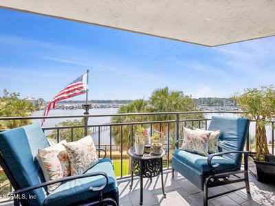 4401 LAKESIDE Drive #303