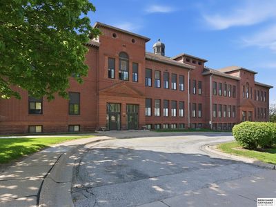 3401 Martha St APT 7E