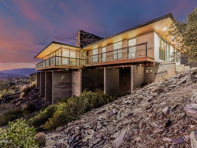 6111 E VICTORIA Drive