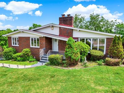 305 Beckman Dr