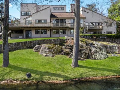 3 Lakeside Drive