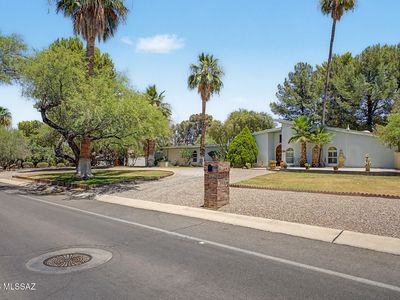 2602 N Camino Principal