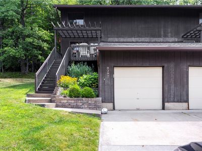 9397 Bassett Ln