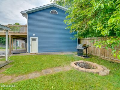 255 Thompson Ave