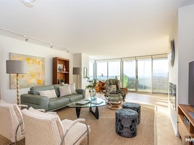 1 Claridge Dr APT 408