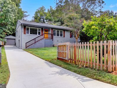 2587 N Clark Dr