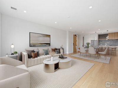 205 E 6th St #400
