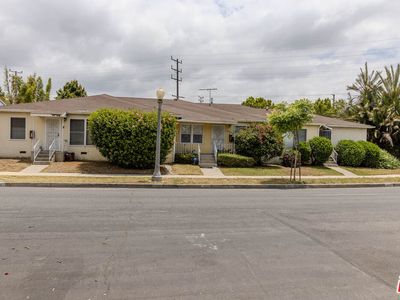 1848 S Ogden Dr