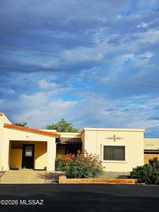 944 W Camino Guarina