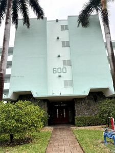 600 NE 14th Ave APT 224