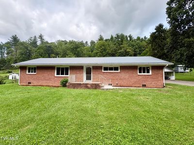 565 Circle Dr