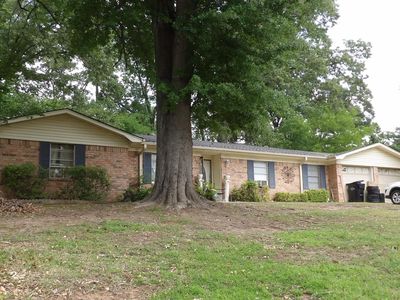 1407 Emerald Dr